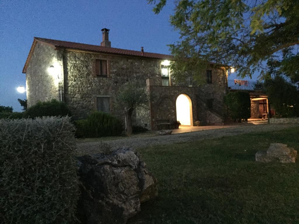 Agriturismo Podere S. Croce Saturnia Exteriör bild